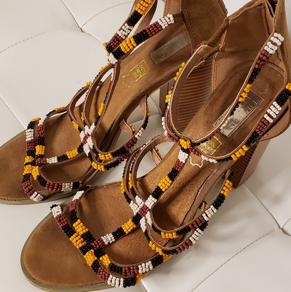 Tribal Beaded Shoes - Picture 2 of 3